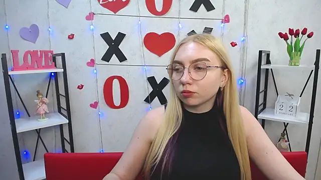 BeatriceFly online show from 02.22.25