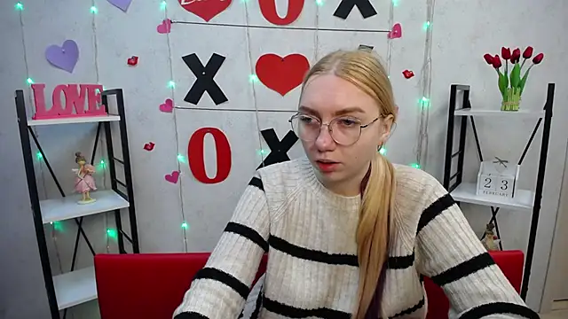 Snapshot of BeatriceFly chatting on 02.23.25 BeatriceFly online show from 02.23.25