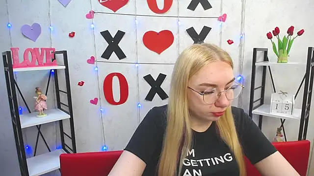 BeatriceFly online show from 03.15.25