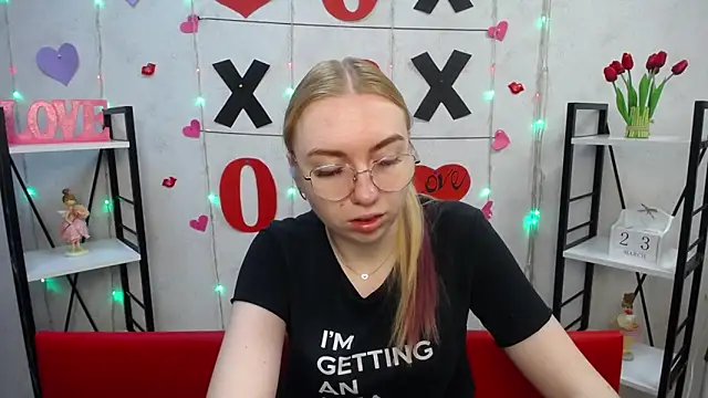 BeatriceFly online show from 03.23.25