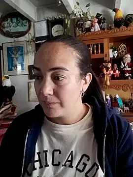 skayhot  online show from 12.15.25