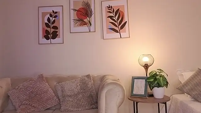 DahianaWalcott online show from 02.03.26