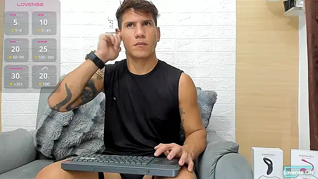 Snapshot of toyboys1 chatting on 02.24.25 toyboys1 online show from 02.24.25