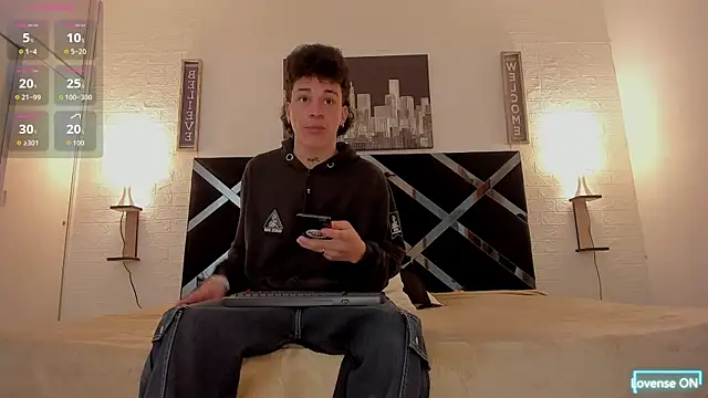 Snapshot of toyboys1 chatting on 10.08.25 toyboys1 online show from 10.08.25