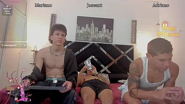 Snapshot of toyboys1 chatting on 10.21.25 toyboys1 online show from 10.21.25