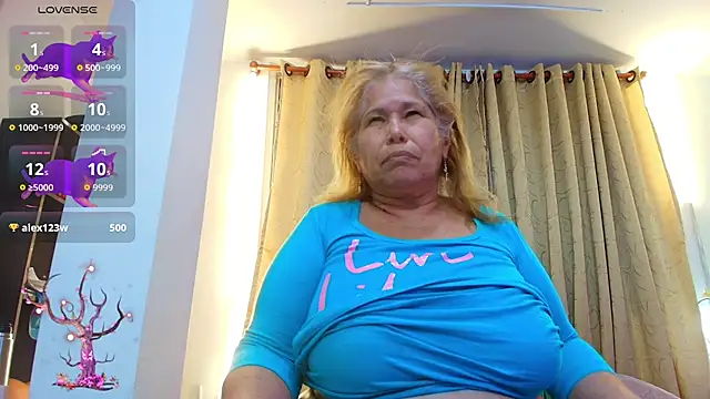 girl amada online show from 10.23.25