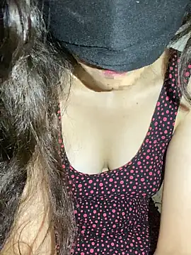 Snapshot of Chahrazad66 chatting on 09.13.25 Chahrazad66 online show from 09.13.25