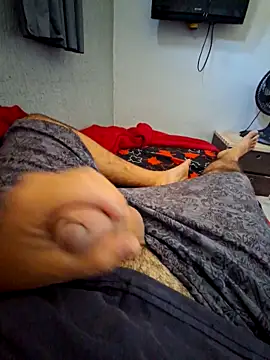 Snapshot of mfreitas005 chatting on 02.25.26 mfreitas005 online show from 02.25.26