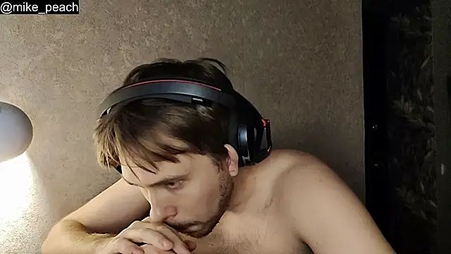 Snapshot of mike_peach chatting on 11.23.25 mike peach online show from 11.23.25