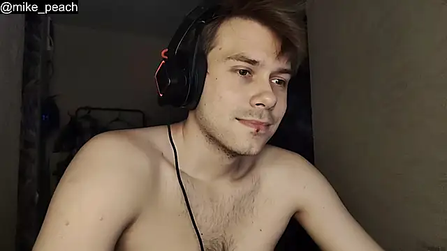 Snapshot of mike_peach chatting on 11.28.25 mike peach online show from 11.28.25