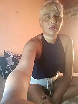 Goodgirlsue 77 online show from 10.25.25