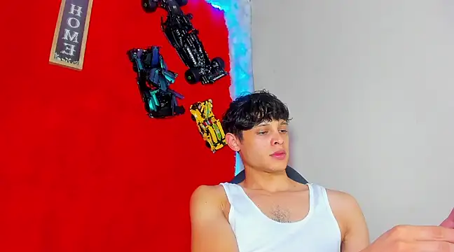 Snapshot of LilOwen_ chatting on 03.04.25 LilOwen online show from 03.04.25