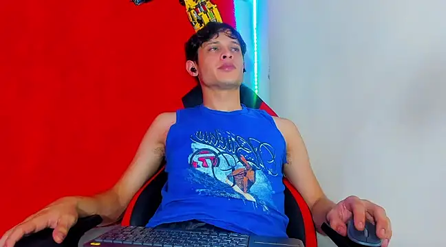 Snapshot of LilOwen_ chatting on 03.05.25 LilOwen online show from 03.05.25