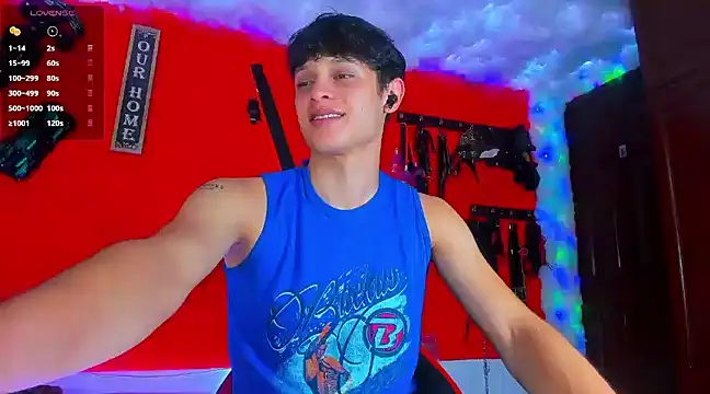 Snapshot of LilOwen_ chatting on 03.12.25 LilOwen online show from 03.12.25