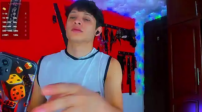 Snapshot of LilOwen_ chatting on 03.13.25 LilOwen online show from 03.13.25