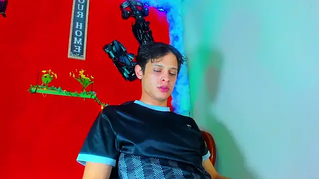 Snapshot of LilOwen_ chatting on 03.22.25 LilOwen online show from 03.22.25