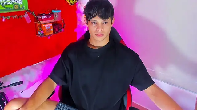 Snapshot of LilOwen_ chatting on 09.23.25 LilOwen online show from 09.23.25