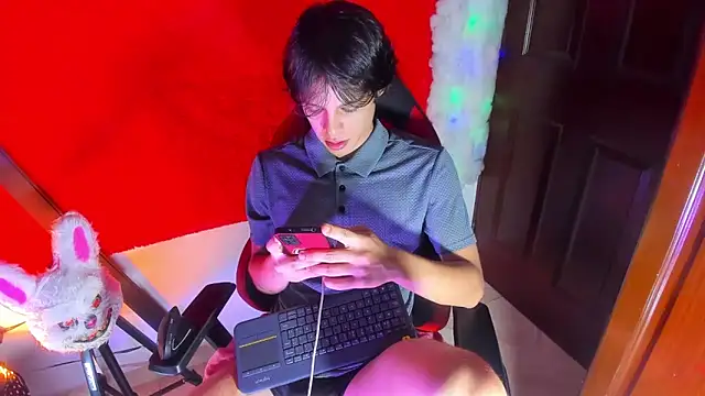 Snapshot of LilOwen_ chatting on 02.02.26 LilOwen online show from 02.02.26