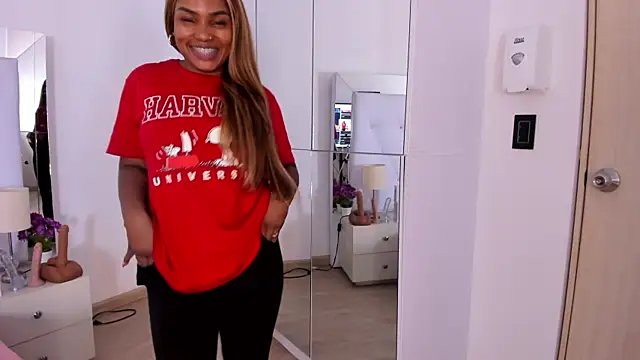 Isla Scott online show from 11.17.25