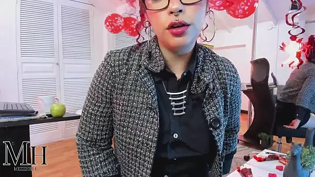 Snapshot of MizzHell chatting on 09.20.25 MizzHell online show from 09.20.25