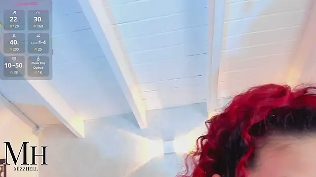 Snapshot of MizzHell chatting on 11.29.25 MizzHell online show from 11.29.25