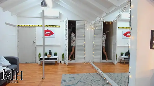 Snapshot of MizzHell chatting on 01.12.26 MizzHell online show from 01.12.26