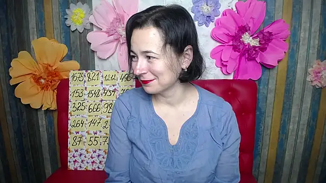 Snapshot of MarieSho chatting on 11.27.25 MarieSho online show from 11.27.25