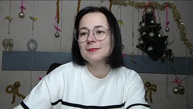 Snapshot of MarieSho chatting on 01.13.26 MarieSho online show from 01.13.26