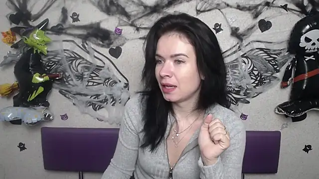 JasmineKouch online show from 11.06.25