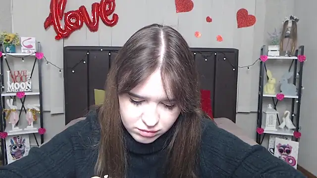 Snapshot of LauraHlot chatting on 02.23.25 LauraHlot online show from 02.23.25