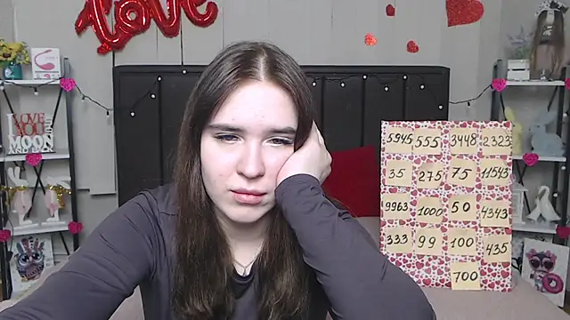 Snapshot of LauraHlot chatting on 03.21.25 LauraHlot online show from 03.21.25