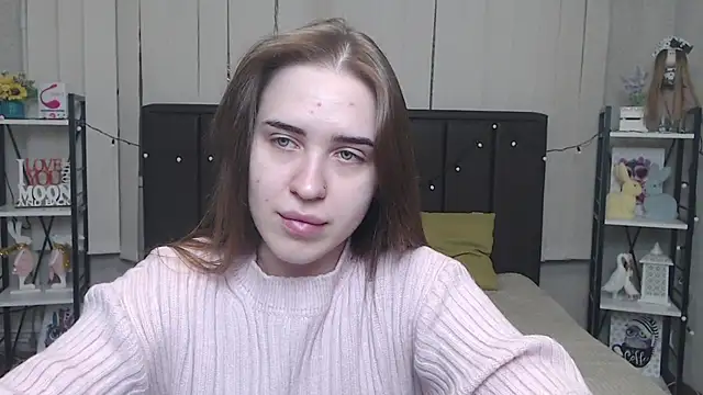 Snapshot of LauraHlot chatting on 10.02.25 LauraHlot online show from 10.02.25