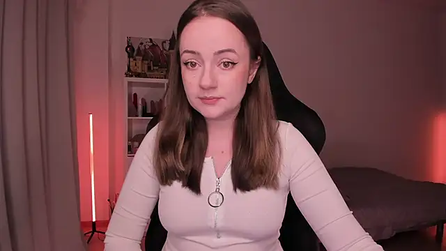 WalkingGirl online show from 01.28.25