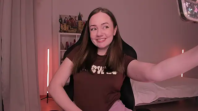 WalkingGirl online show from 02.07.25