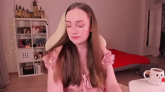 WalkingGirl online show from 09.30.25