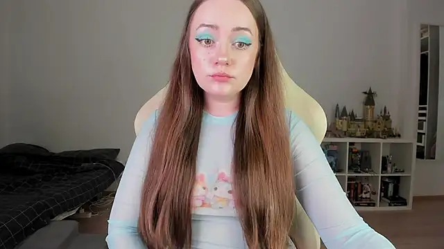 WalkingGirl online show from 03.19.26