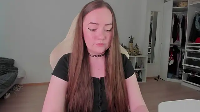 WalkingGirl online show from 07.13.26
