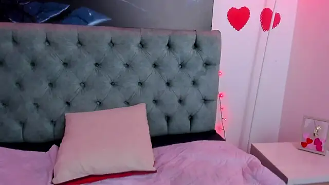 Snapshot of Camiila_Osorio chatting on 02.22.25 Camiila Osorio online show from 02.22.25