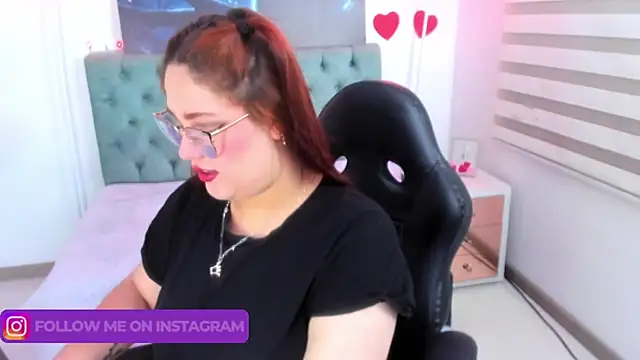 Snapshot of Camiila_Osorio chatting on 03.01.25 Camiila Osorio online show from 03.01.25