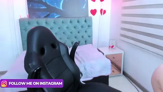 Snapshot of Camiila_Osorio chatting on 03.01.25 Camiila Osorio online show from 03.01.25