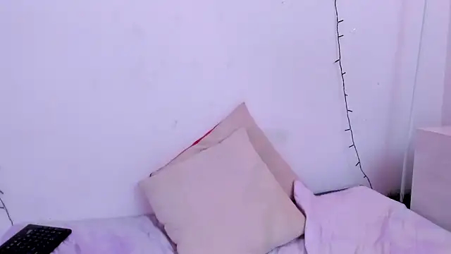 Snapshot of Camiila_Osorio chatting on 03.16.25 Camiila Osorio online show from 03.16.25