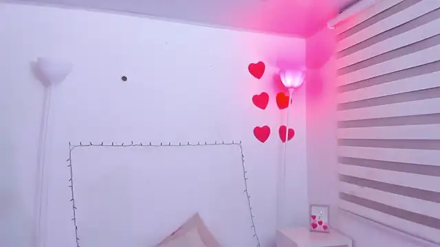 Snapshot of Camiila_Osorio chatting on 03.18.25 Camiila Osorio online show from 03.18.25