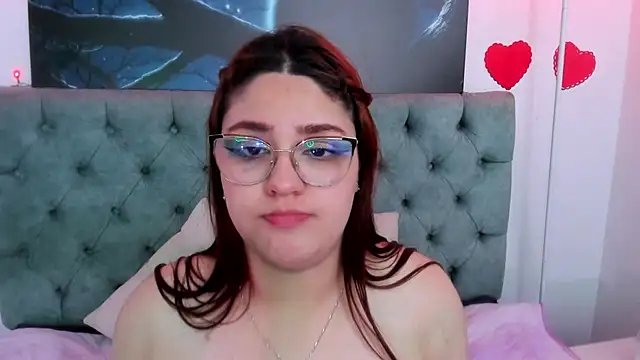 Snapshot of Camiila_Osorio chatting on 03.18.25 Camiila Osorio online show from 03.18.25