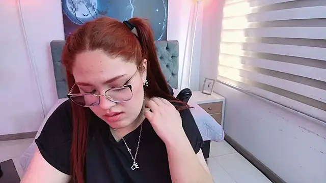 Snapshot of Camiila_Osorio chatting on 03.21.25 Camiila Osorio online show from 03.21.25