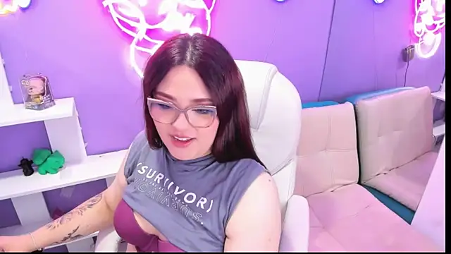 Snapshot of Camiila_Osorio chatting on 09.12.25 Camiila Osorio online show from 09.12.25