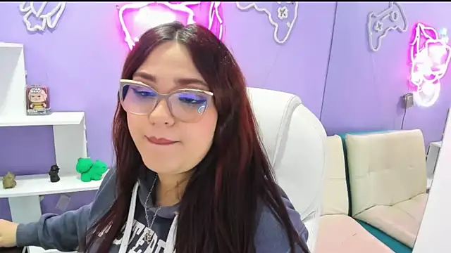 Snapshot of Camiila_Osorio chatting on 09.17.25 Camiila Osorio online show from 09.17.25