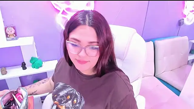 Snapshot of Camiila_Osorio chatting on 09.18.25 Camiila Osorio online show from 09.18.25