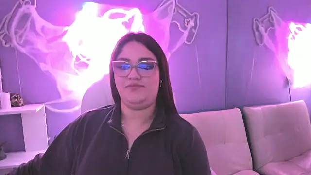 Snapshot of Camiila_Osorio chatting on 11.03.25 Camiila Osorio online show from 11.03.25