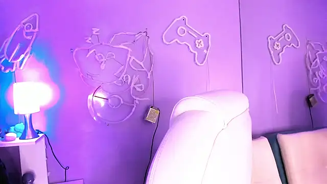 Snapshot of Camiila_Osorio chatting on 11.11.25 Camiila Osorio online show from 11.11.25