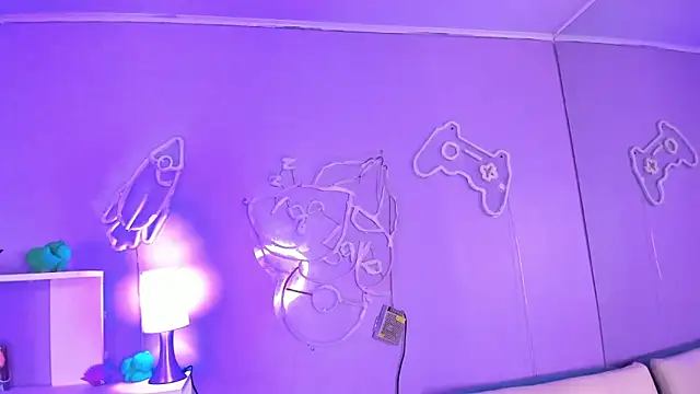 Snapshot of Camiila_Osorio chatting on 11.19.25 Camiila Osorio online show from 11.19.25